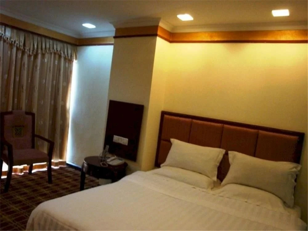 Baojiang Yingbin Hotel