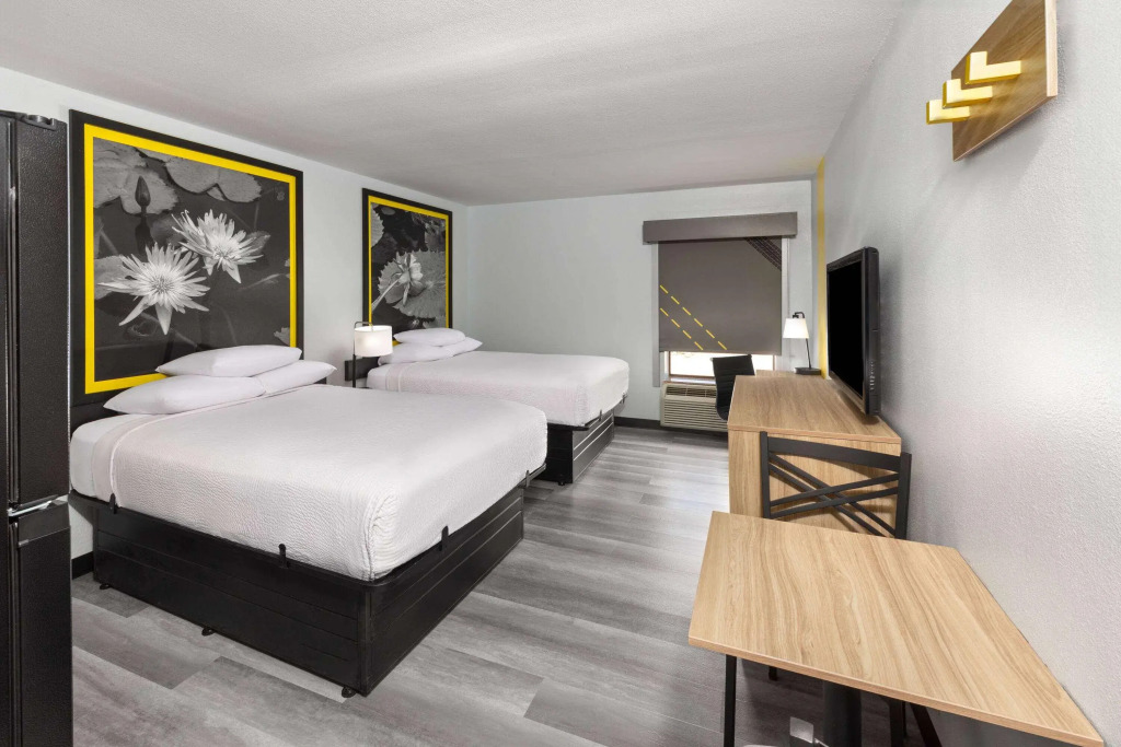 Super 8 by Wyndham Alexandria LA