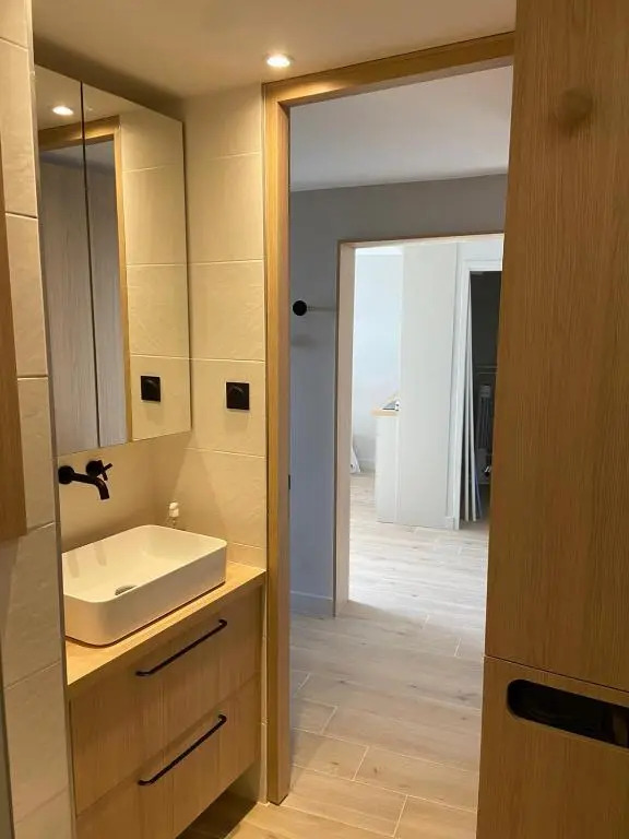 LE CALI, P2 Cabine dans une résidence avec piscine, vue mer et parking privé