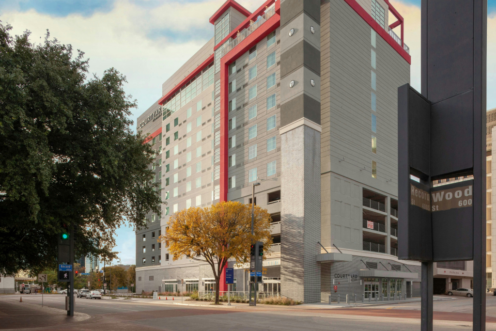 Courtyard by Marriott Dallas Downtown/Reunion District