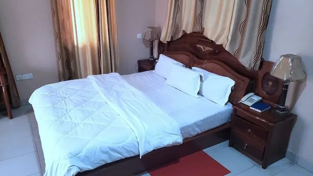 Emej Hotel