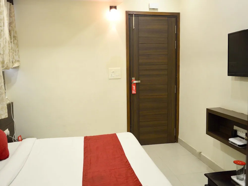 OYO 1746 Hotel RnB Select
