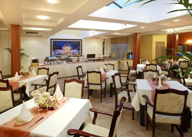 Hotel Prestige