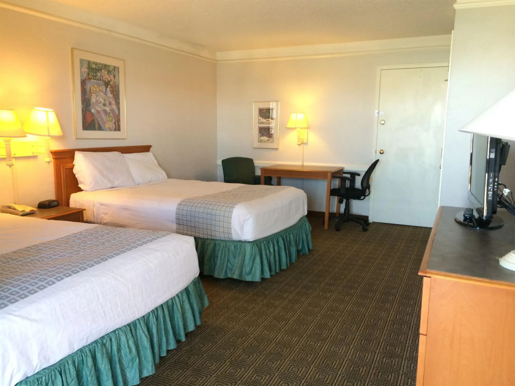 Hemp Hotel a Travelodge by Wyndham Oklahoma City South
