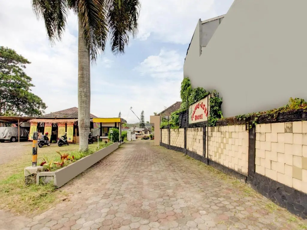 RedDoorz Plus @ Megamendung Puncak Bogor