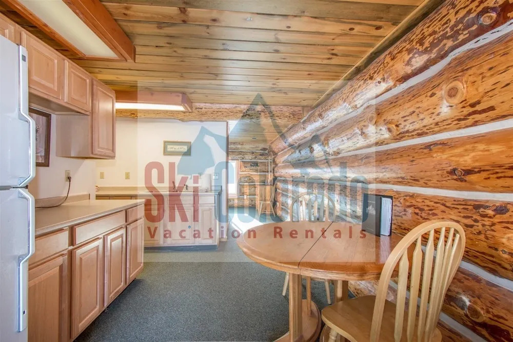 Grand Peaks Lodge