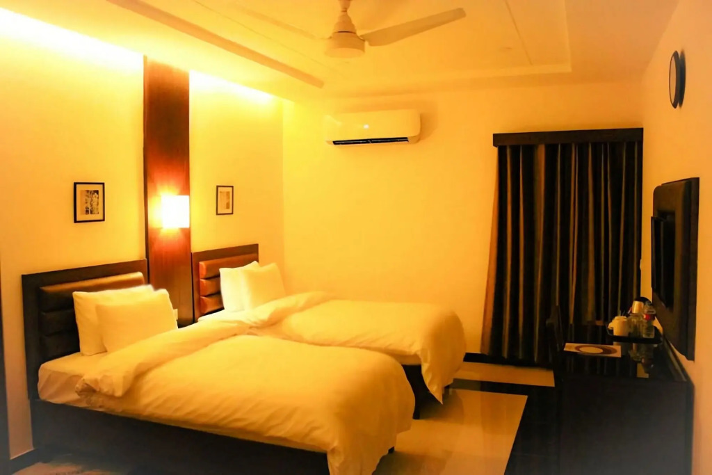 Hotel One DG Khan