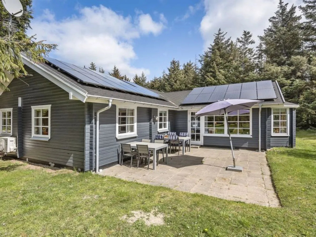 "Gorm" - 550m from the sea in NW Jutland