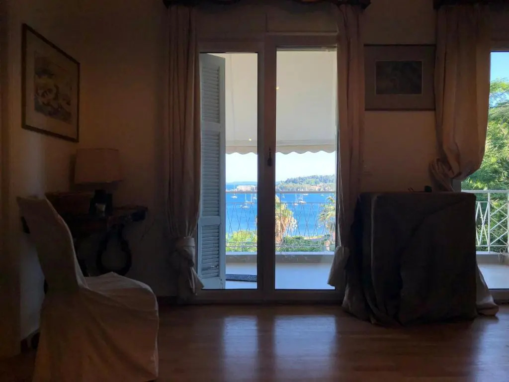 Classy lux apt w/ sea view, garden, parking