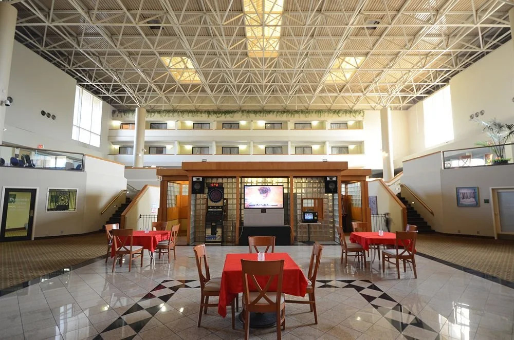 Peninsula Plaza