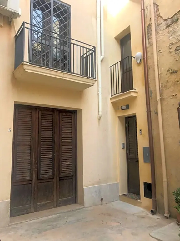 Pozzo Regina Home