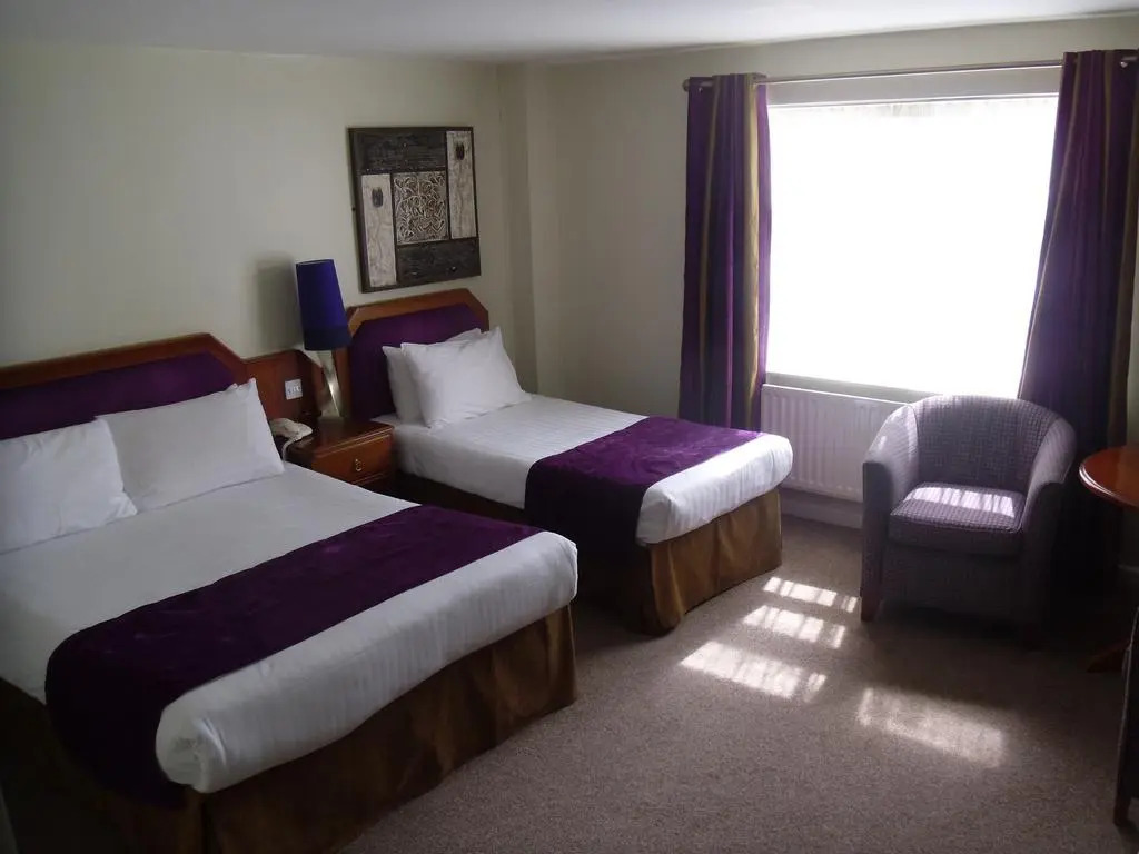 Waterfoot Hotel
