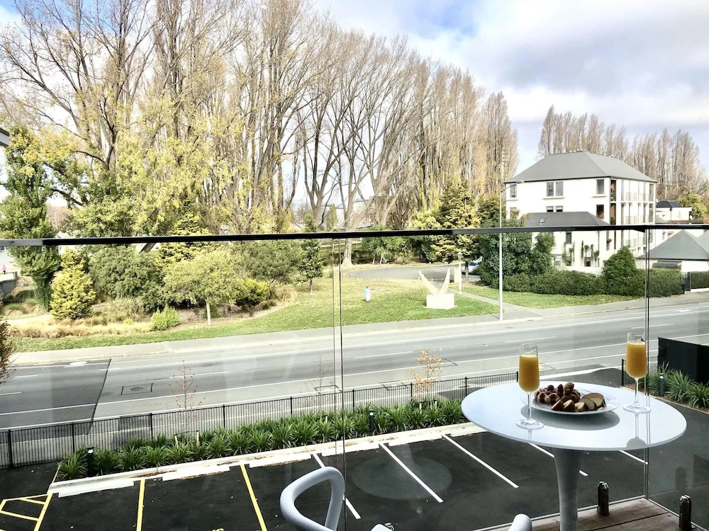 Whitewood Suites Inner City Luxury Apartments