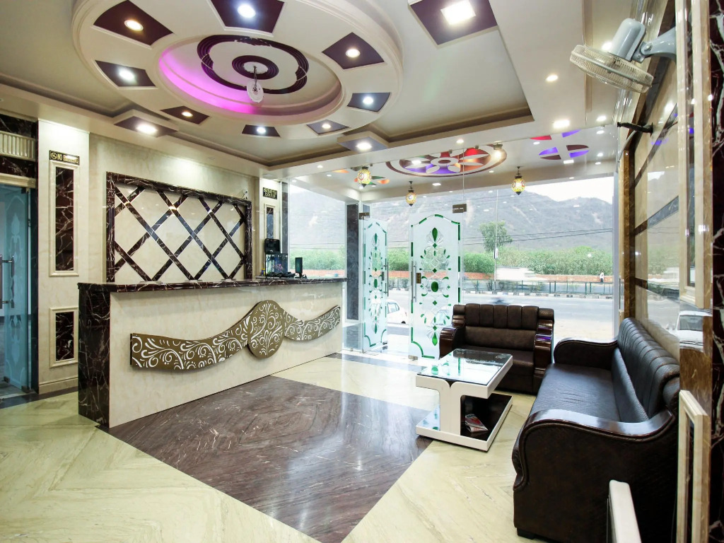 OYO Flagship 15683 The Heritage Hotel