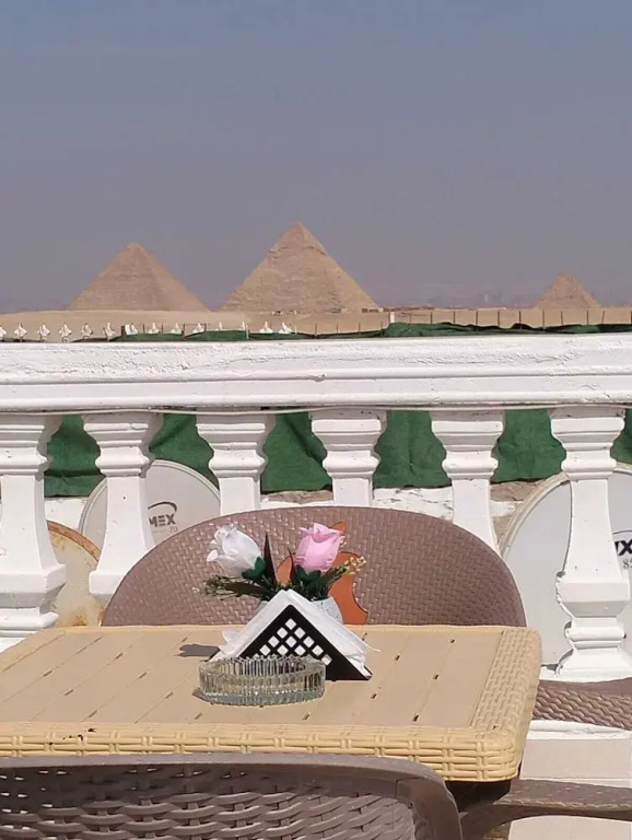 Pyramids High View Inn