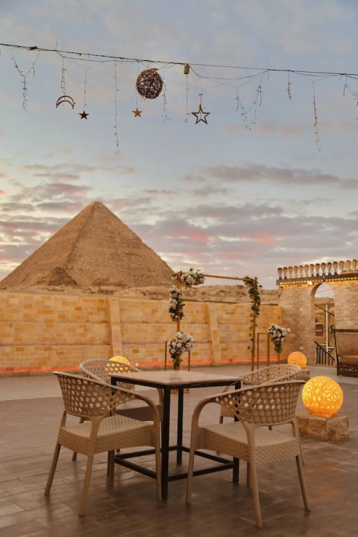 Sky Pyramids View Inn