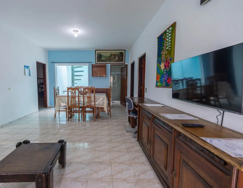 Casa com Piscina e Garagem a 550m da Praia