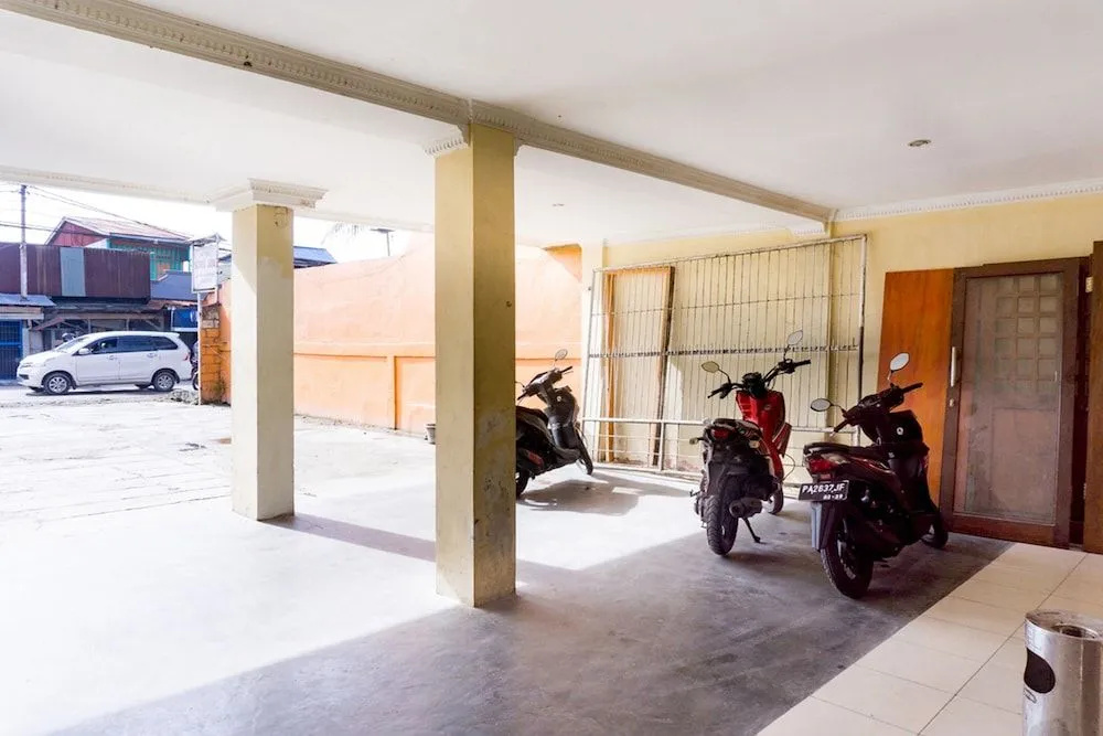 RedDoorz near Sentani Airport Jayapura