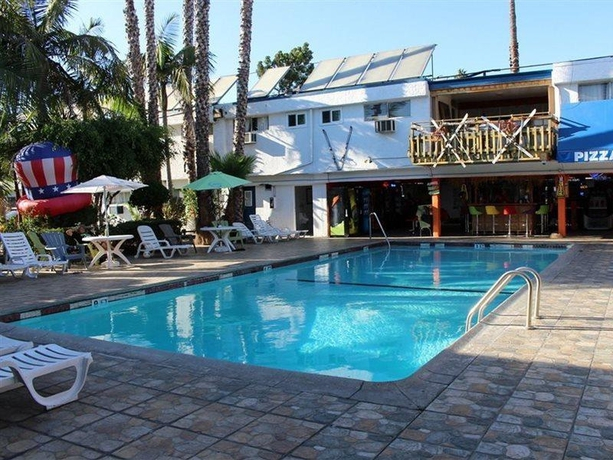 Tradewinds Airport Hotel