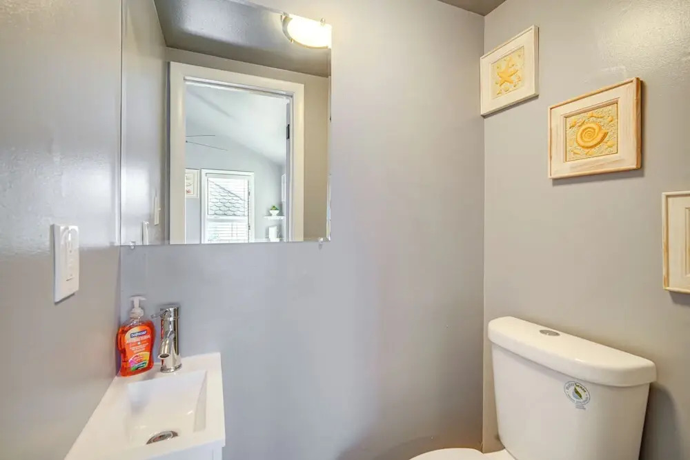 Renovated Ocean City Retreat - Walk to Beach!