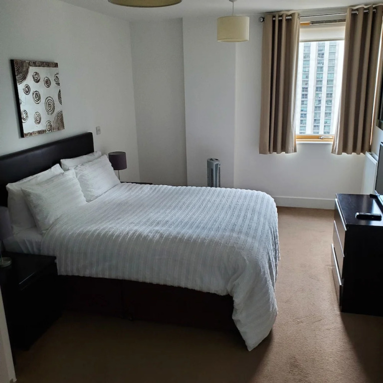Captivating 2-bed Apartment in Canary Wharf London