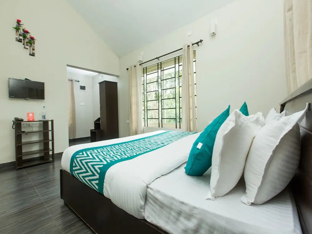 OYO 9676 Karapuzha Island Resort