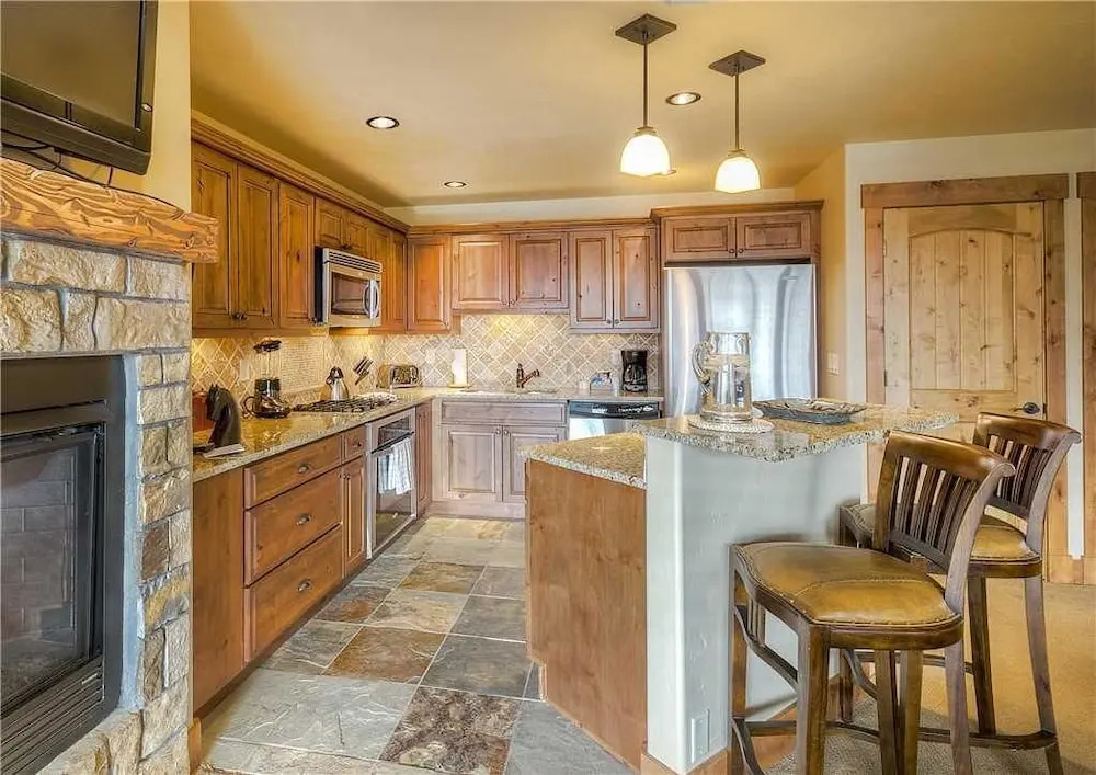 5114 Emerald Lodge, Trappeur's Crossing Apartment 1