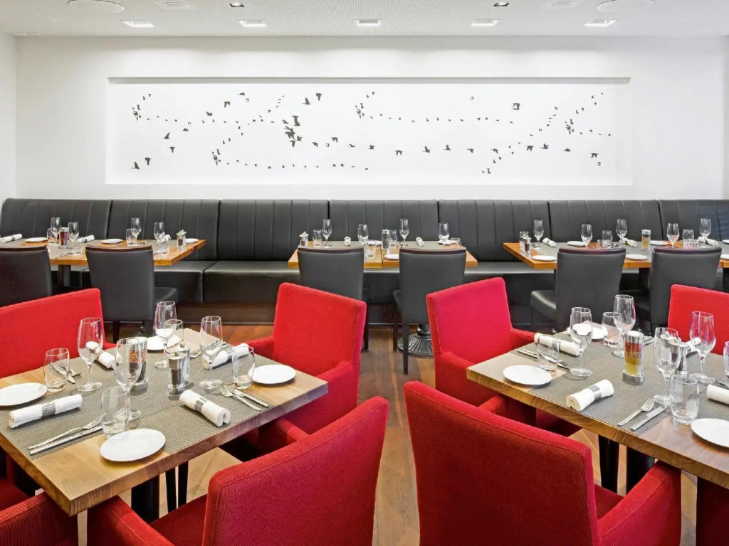 Mövenpick Hotel Zurich Airport
