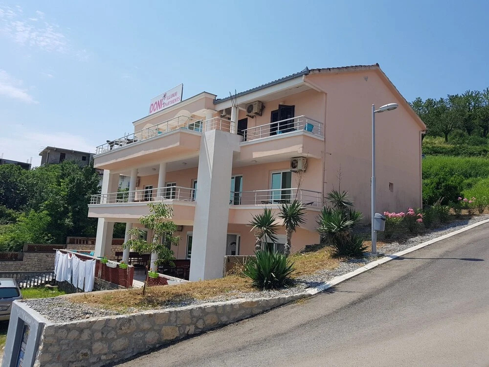 Doni Apartments