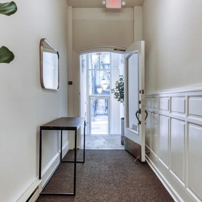 Sosuite 1BR Apt w W/d, Large Dining Seating