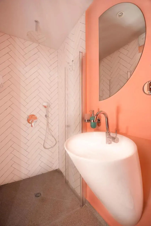 Glamorous Pink Pearl Studio/Beach/Parking/Netflix