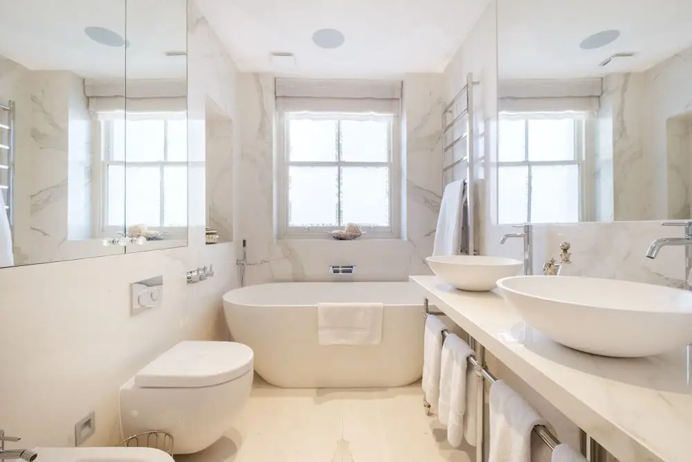 Luxury Home with 3 Bed 2 Bath in London
