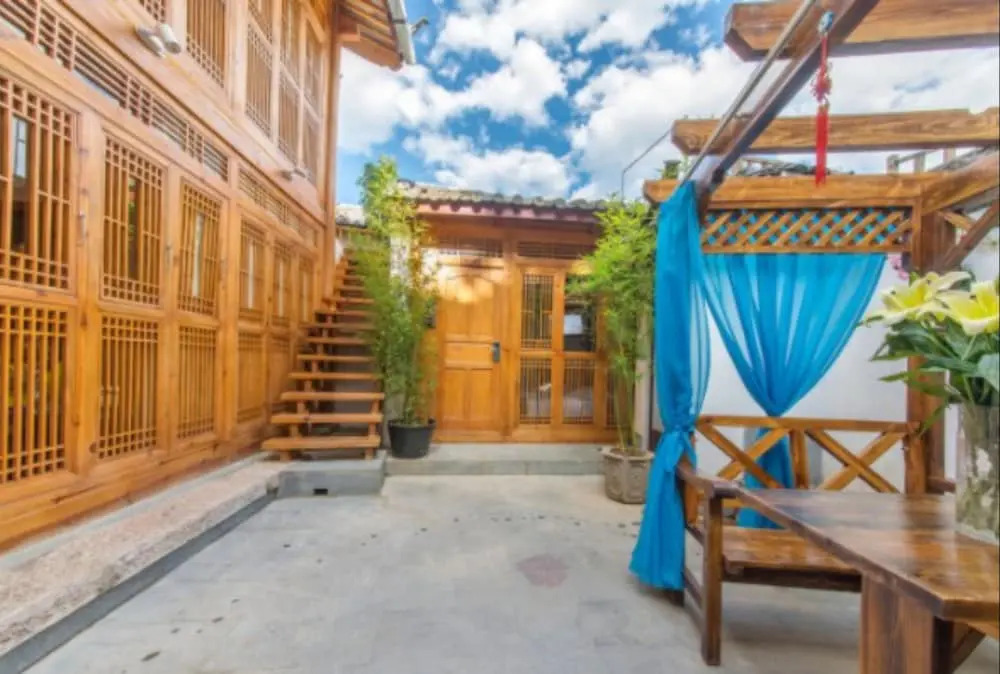 Yilanfenghua Hostel