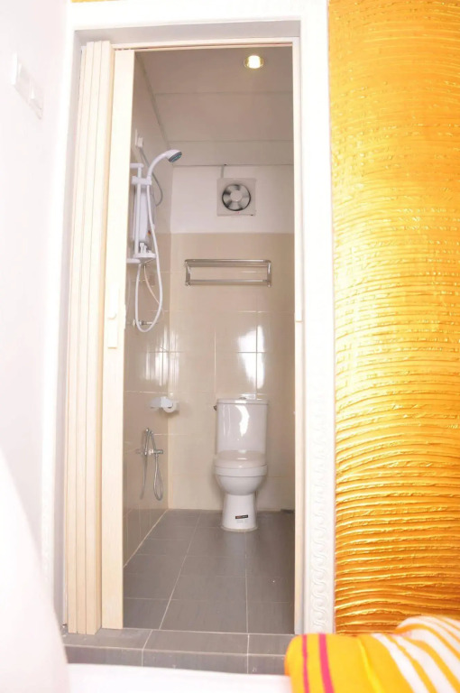 Easy Hotel