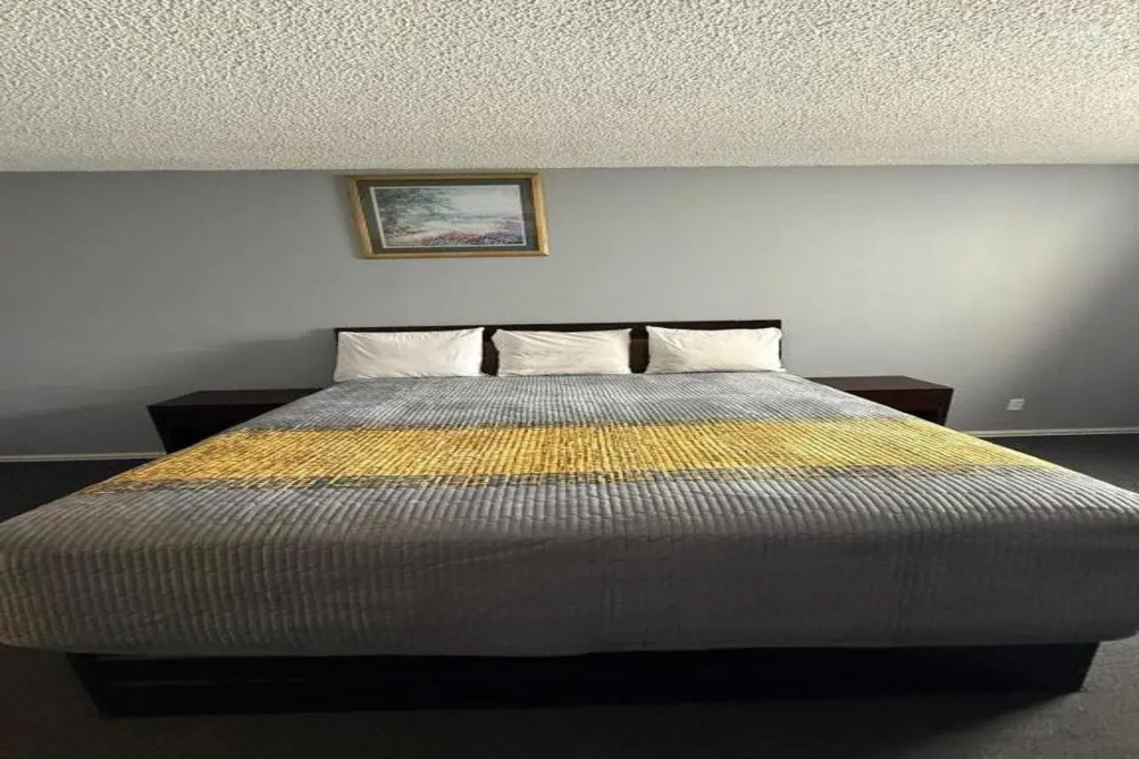 Victorian Inn By OYO Whitesboro US Hwy 82