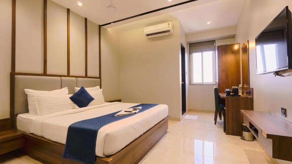 Magnus Fortune House Business Hotel , Magarpatta Pune