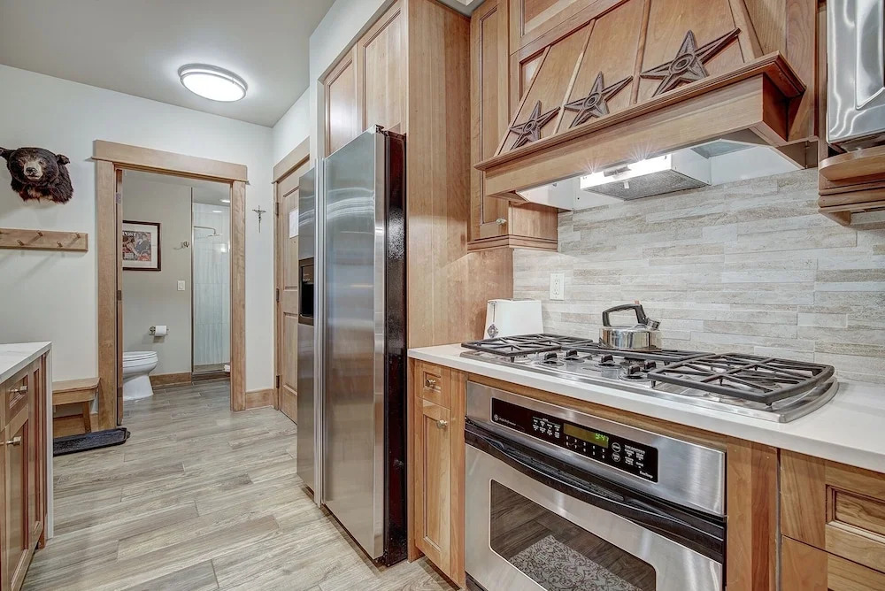Luxury 1-Bedroom Ski-In Out Condo with Slopeside Heated Pool, No cleaning Fee 1 Condo by RedAwning