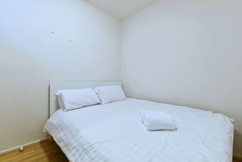 3 Bedrooms above Emporium Shopping Centre