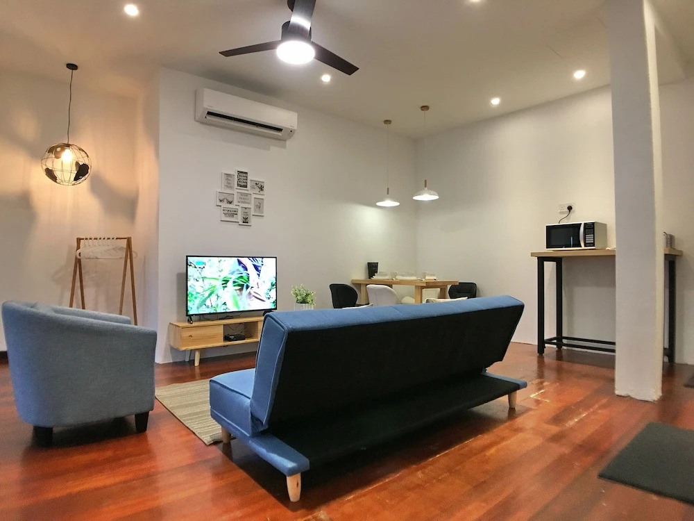 iBook7 - 2 Bedroom Gurney Studio Suite by iBook Homestay