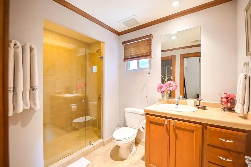 Veranda 1H - 3 bdr 3 Bath Family
