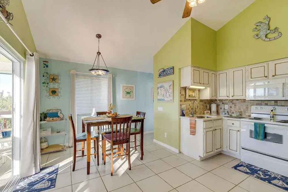 Little Gasparilla Island Paradise: Walk to Beach!