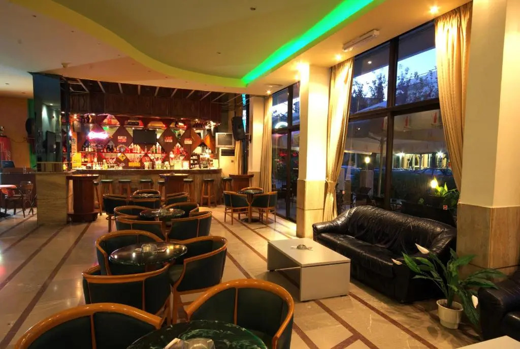 Poseidon Hotel and Apartments