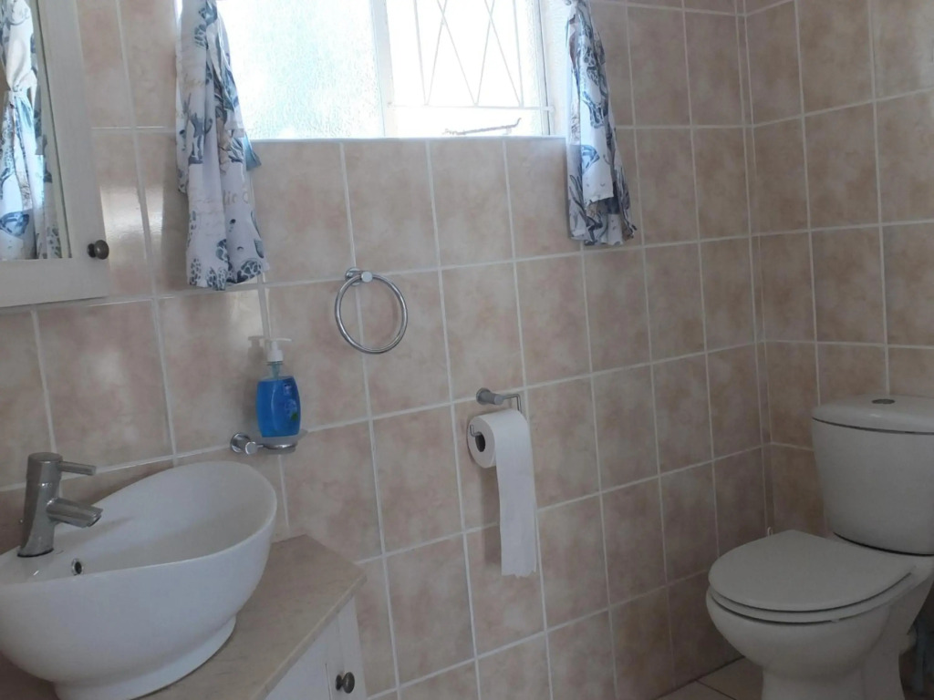Heron Place sunny self-catering garden flatlet