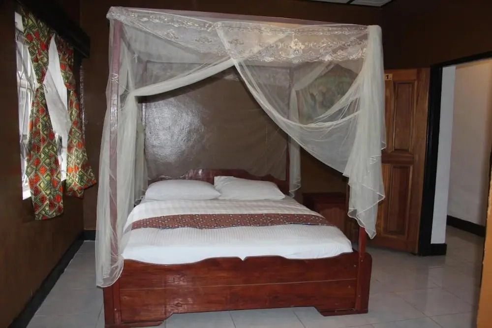 Room in B&B - Amahoro Guest House - Queen Room