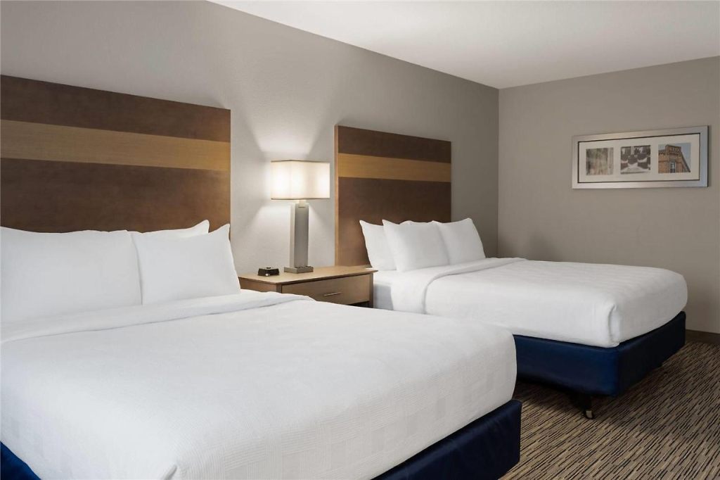 Little Crow Hotel & Conference, Trademark by Wyndham