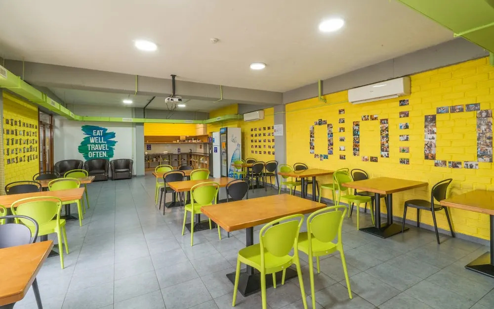 ololoFreelander work and travel Hostel