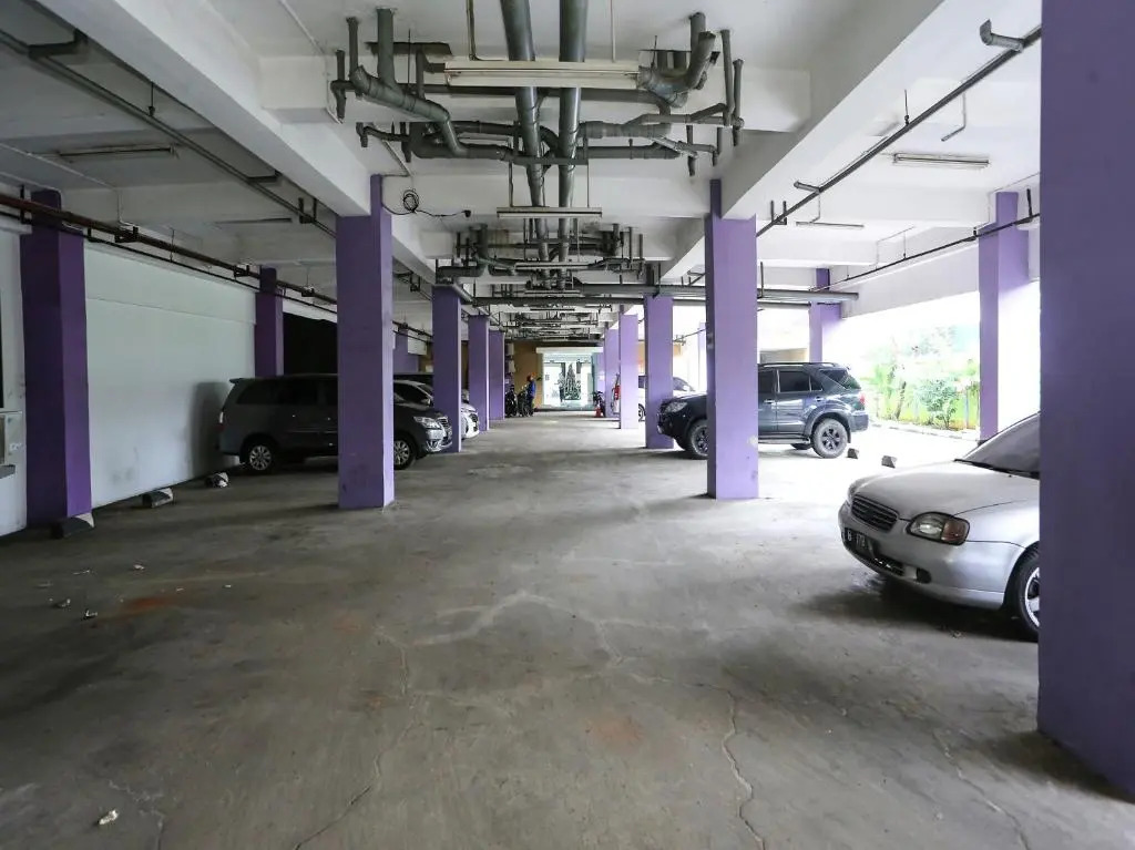 Super OYO Townhouse OAK Hotel Fiducia Pondok Gede