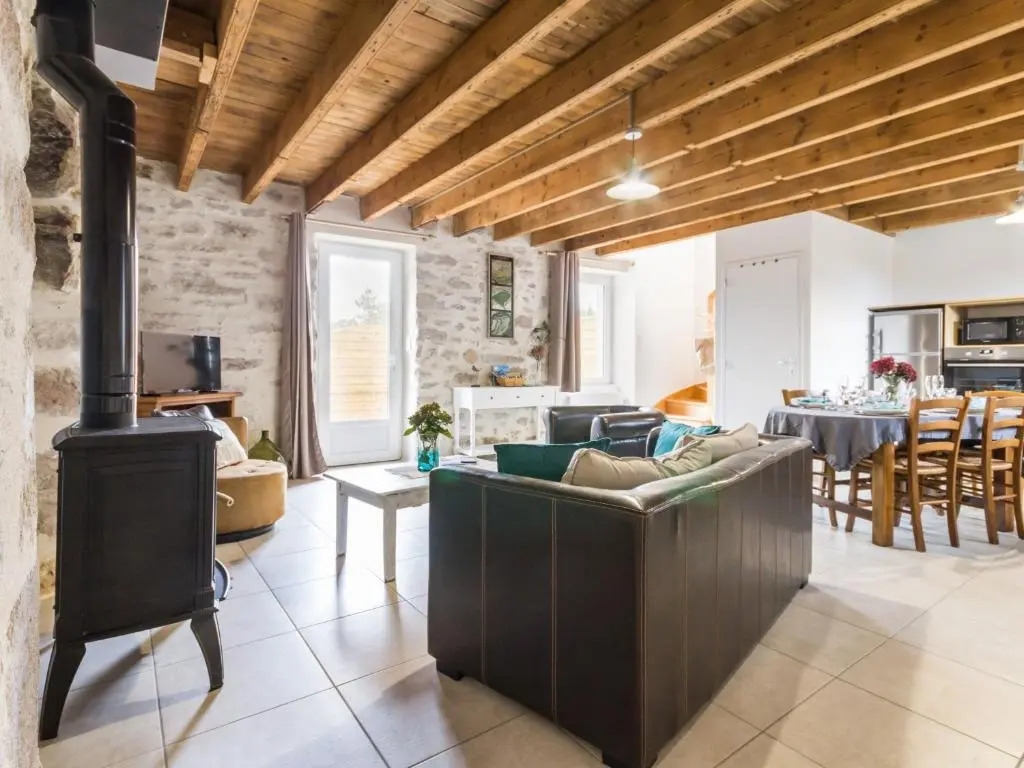 Maison bretonne rénovée près de la mer avec jardin, terrasse et équipements modernes - FR-1-306-1197