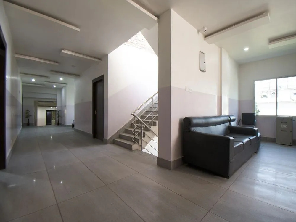 OYO 33503 Hotel Holiday international
