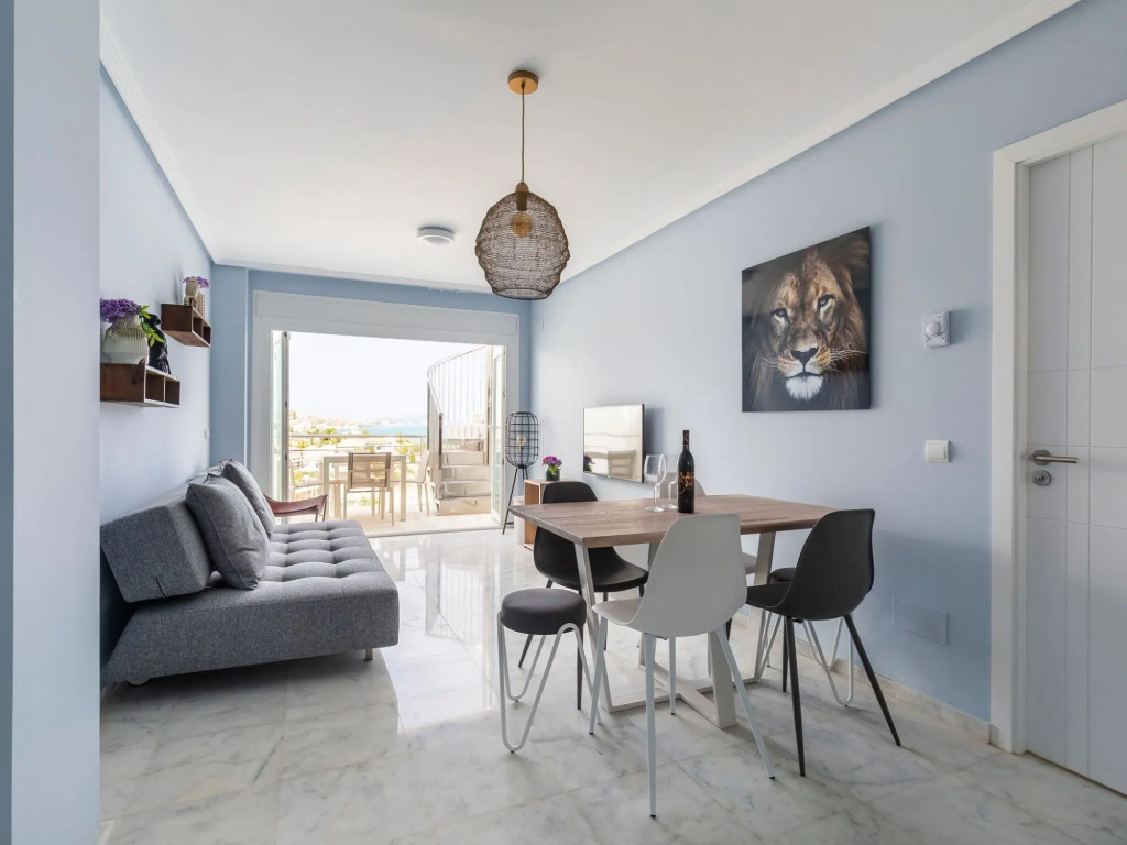Modern apartment with roof terrace and sea view